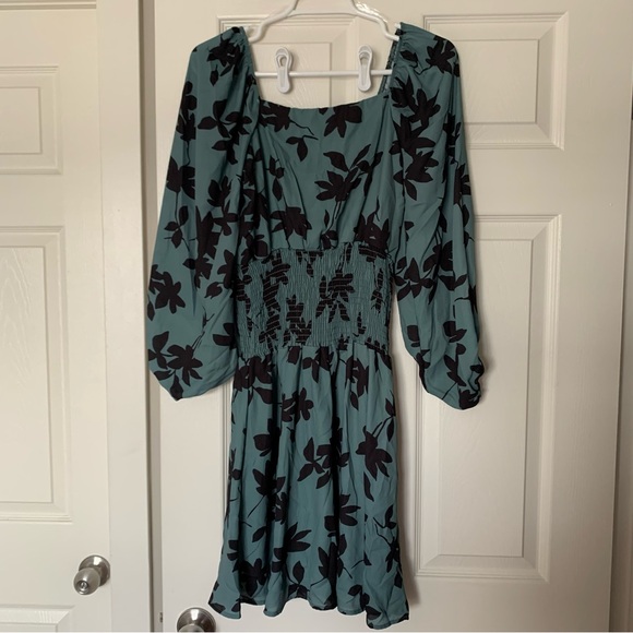 Peach Love California NWOT Dress Mini, Green w/Black Leaves Size S - Picture 5 of 5